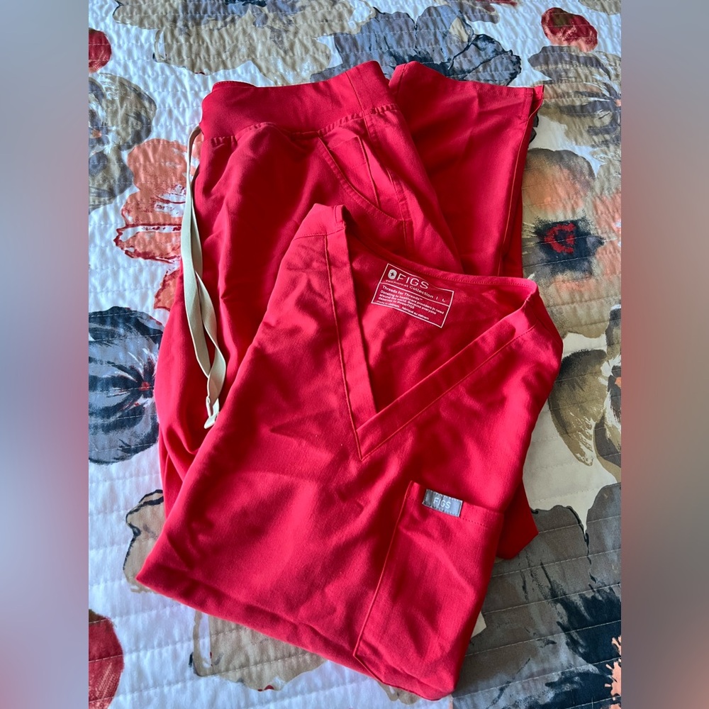 Women’s Figs scrubs
